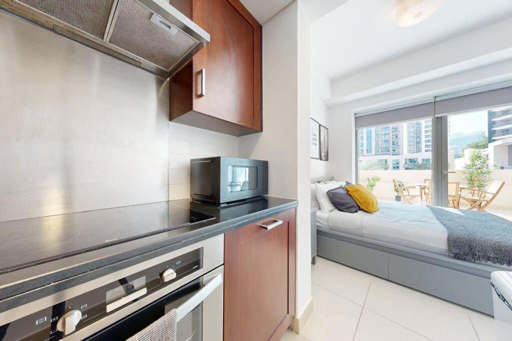 Appartamento In Part Of Downtown With Amazing Pool Dubai