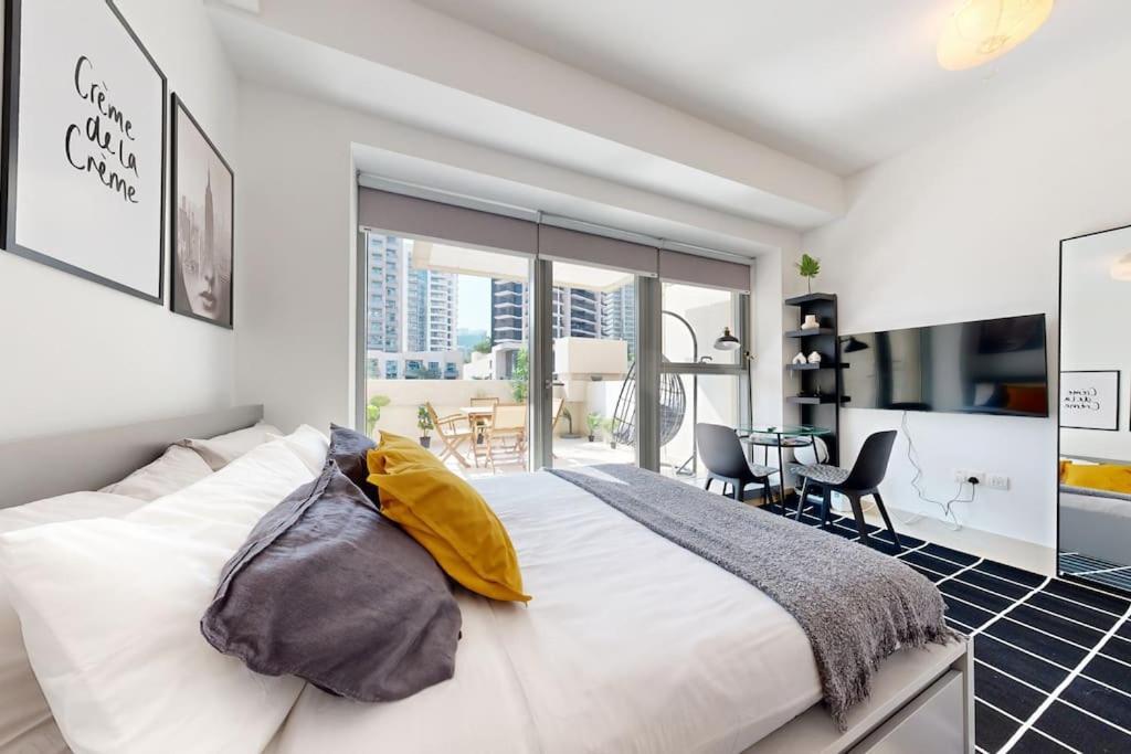 In Part Of Downtown With Amazing Pool Apartment Dubai