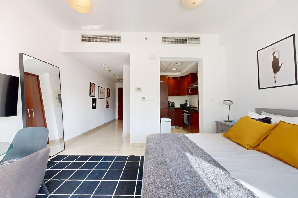 Apartment In Part Of Downtown With Amazing Pool